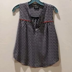 Papermoon Dromio Split Neck blouse